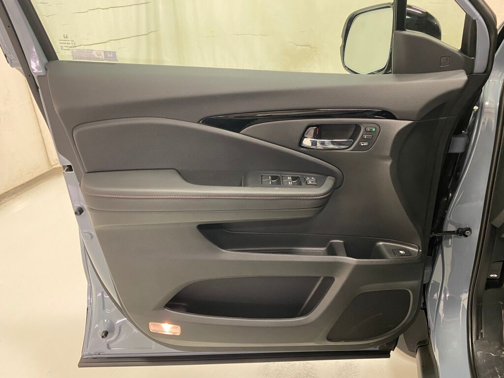 2026 HONDA Ridgeline Black Edition Sonic Gray Pearl at Honda North