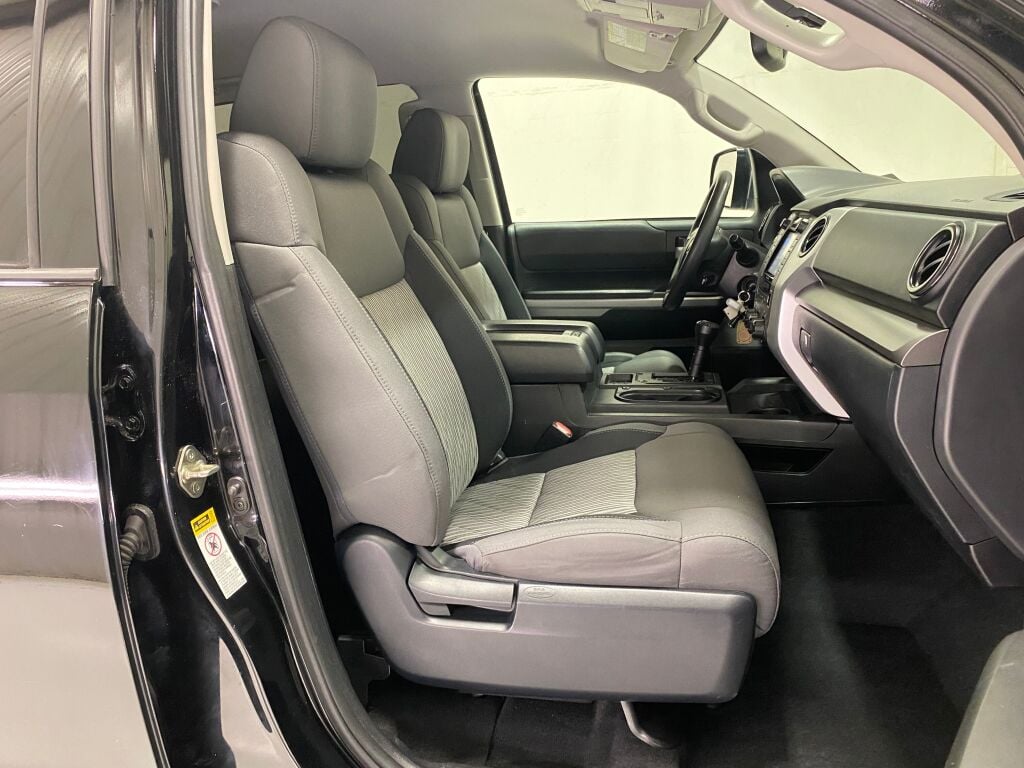 2016 Toyota Tundra SR5 - 8