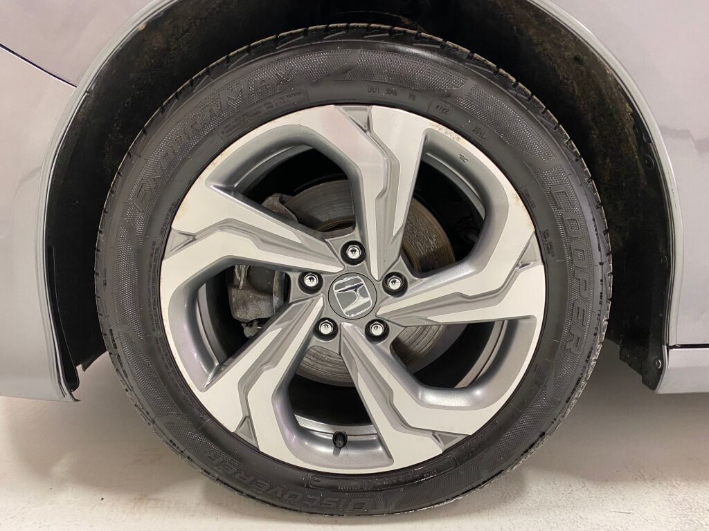 2018 Honda Accord EX-L - 11