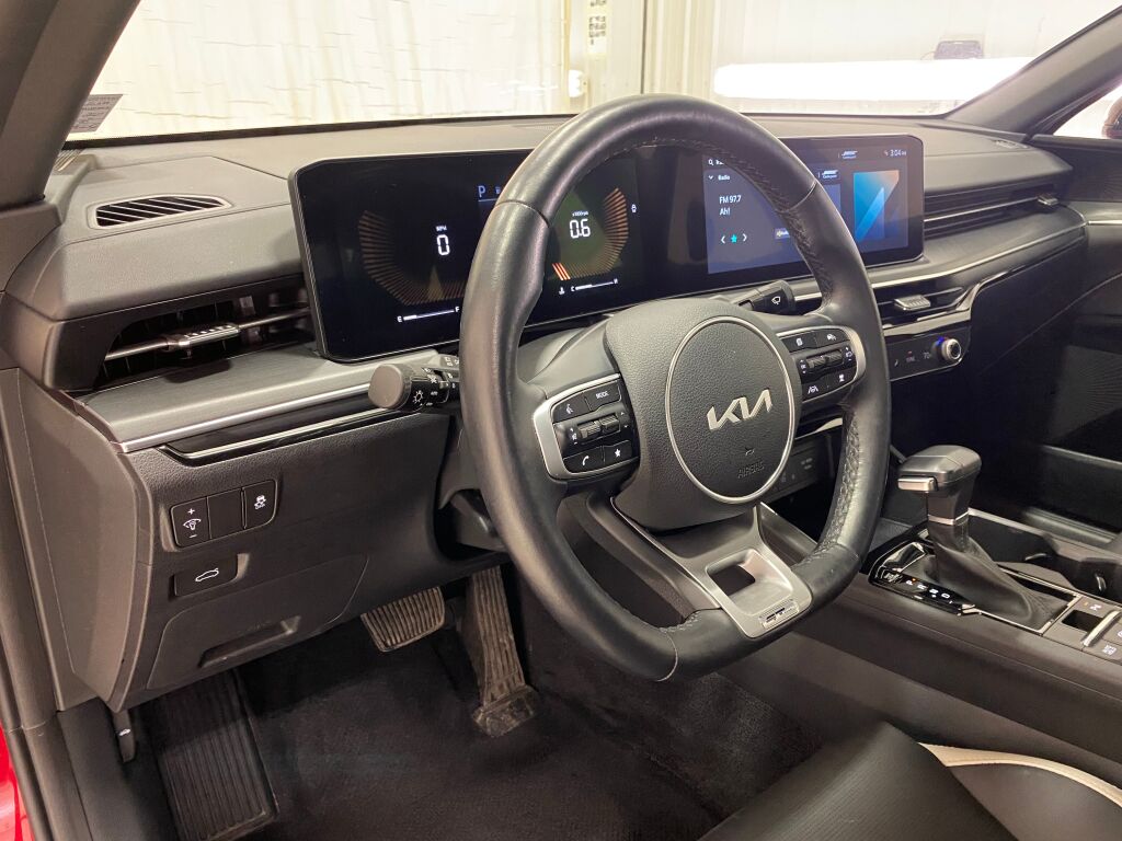 2025 Kia K5 GT-Line - 11