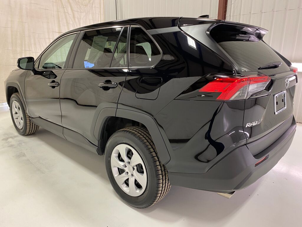 2023 Toyota RAV4 LE - 4