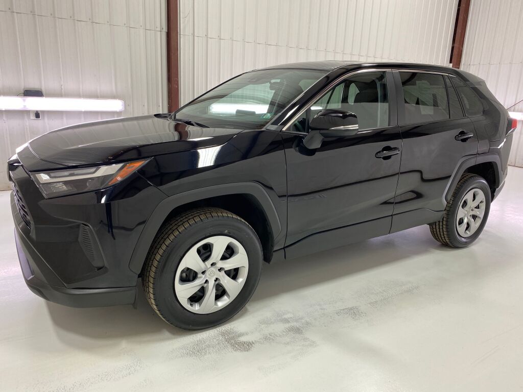 2023 Toyota RAV4 LE - 6