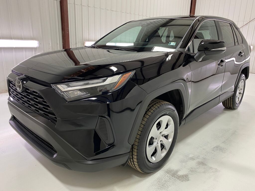 2023 Toyota RAV4 LE - 3