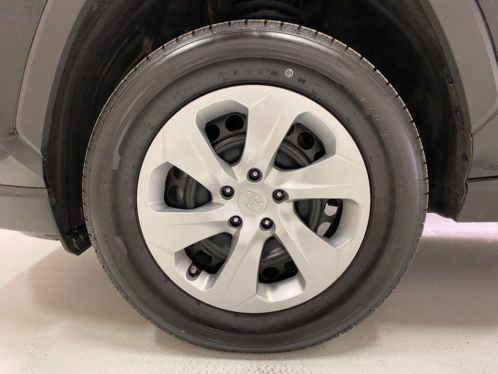 2023 Toyota RAV4 LE - 11