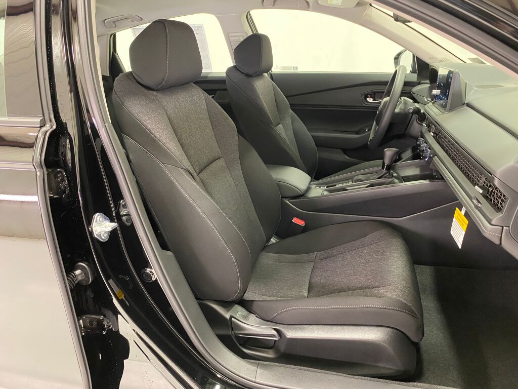 2026 HONDA Accord Sedan SE Crystal Black Pearl at Honda North