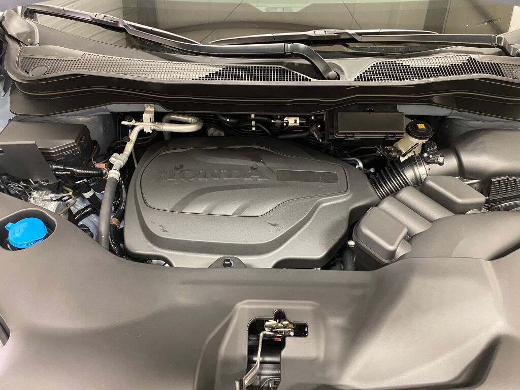 2026 Honda Ridgeline Black Edition SONIC GRAY at Honda North
