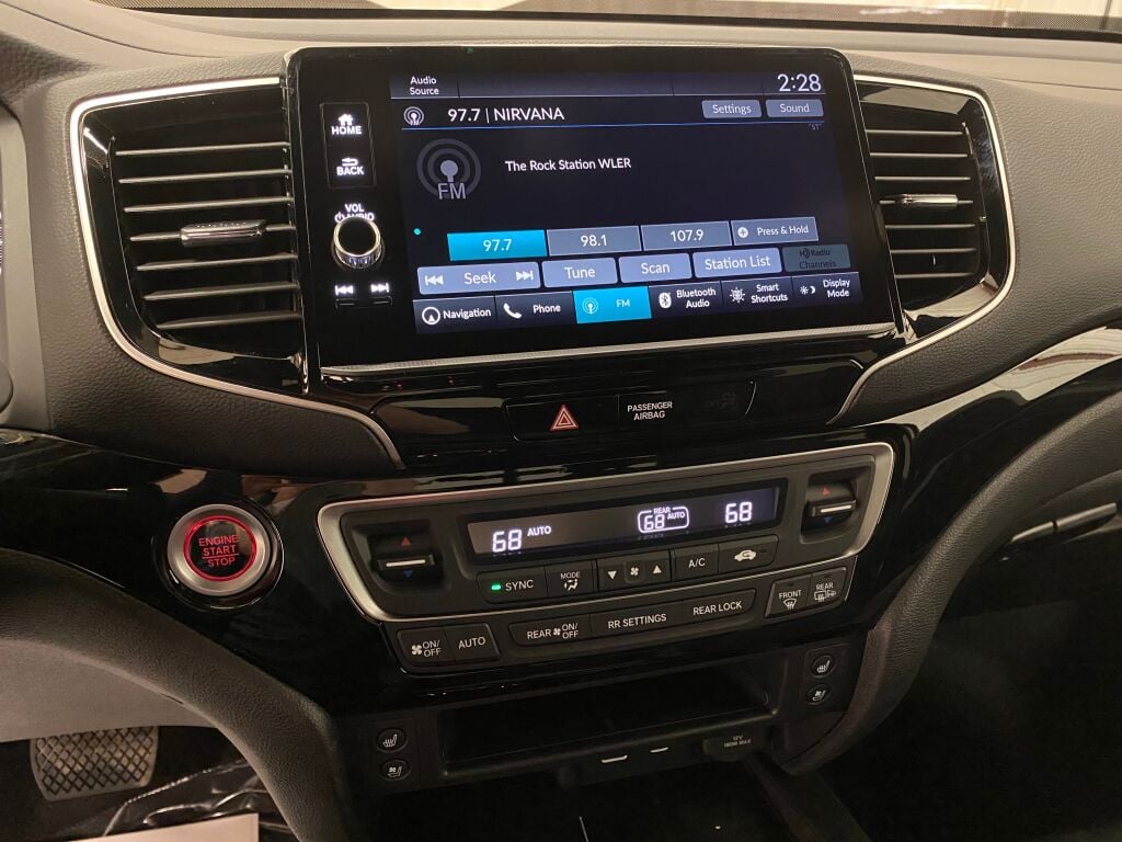 2026 Honda Ridgeline Black Edition PLATINUM WHITE at Honda North