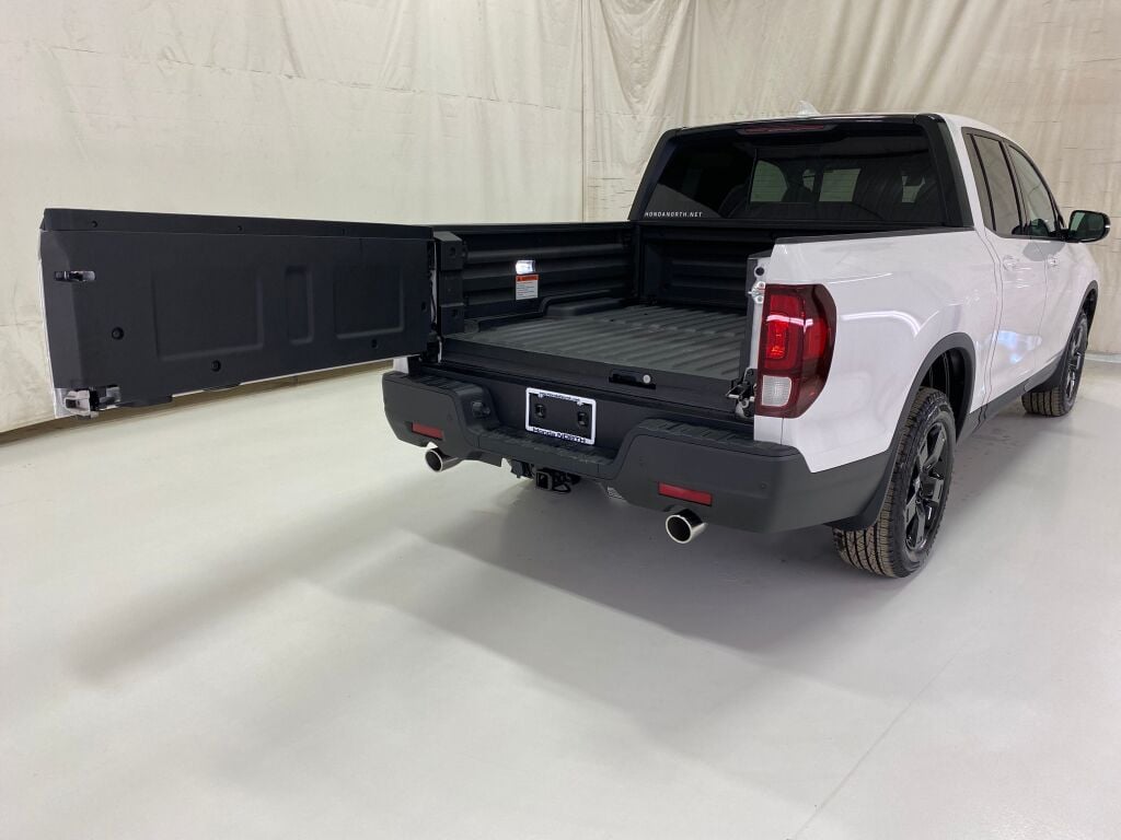 2026 Honda Ridgeline Black Edition PLATINUM WHITE at Honda North