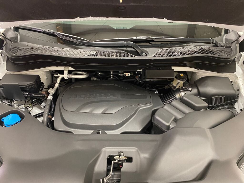 2026 Honda Ridgeline Black Edition PLATINUM WHITE at Honda North