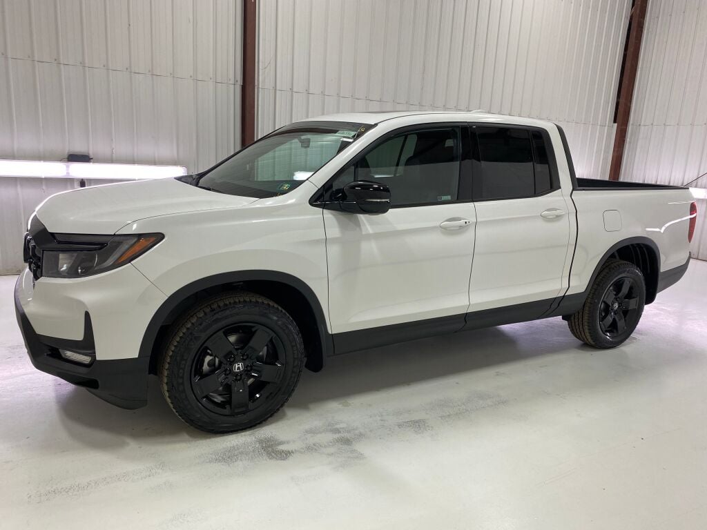 2026 Honda Ridgeline Black Edition PLATINUM WHITE at Honda North