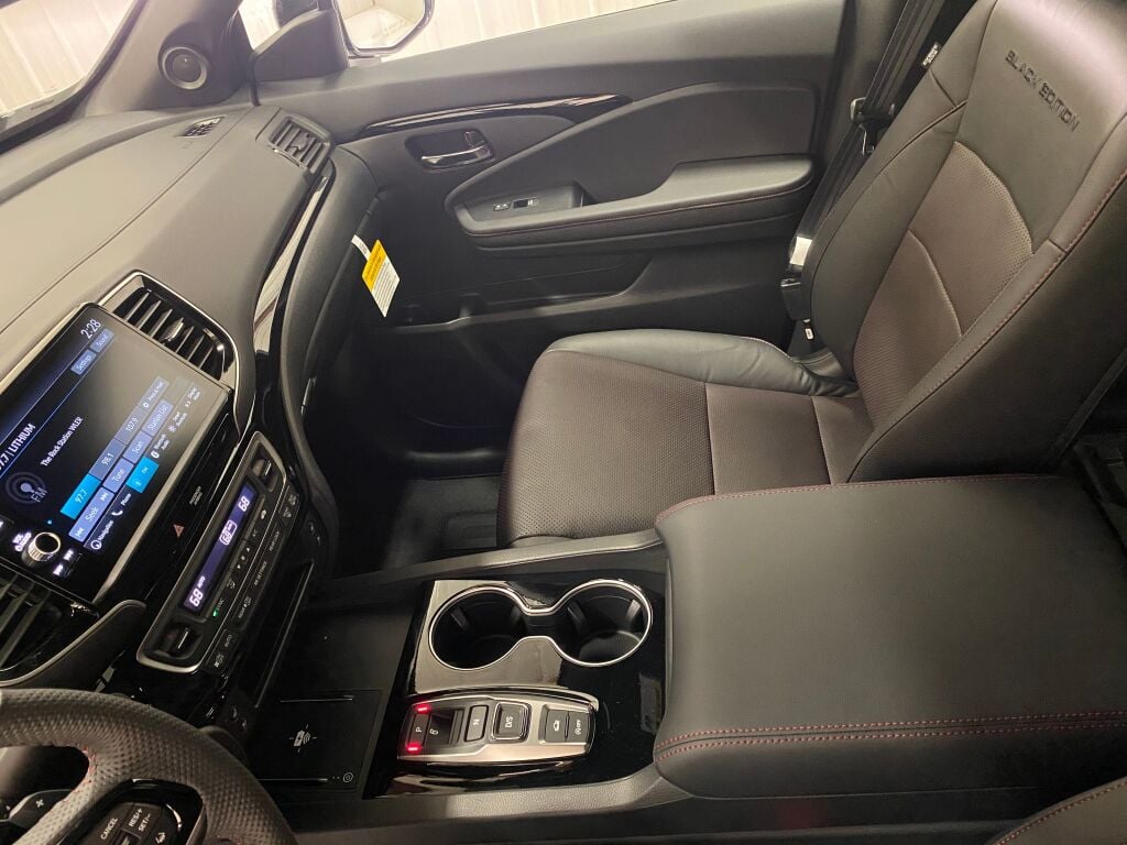 2026 Honda Ridgeline Black Edition PLATINUM WHITE at Honda North