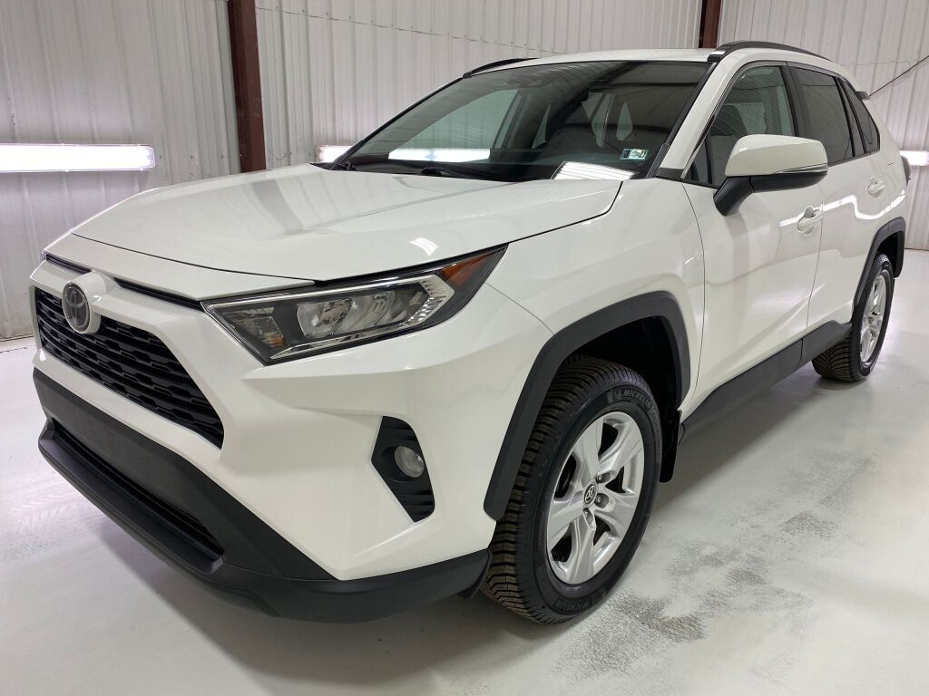 2021 Toyota RAV4 XLE - 3