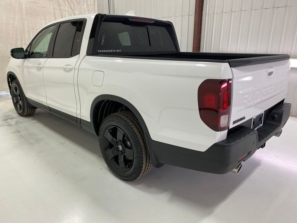 2026 Honda Ridgeline Black Edition PLATINUM WHITE at Honda North