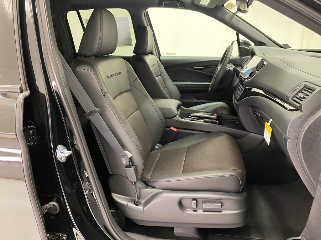 2026 Honda Ridgeline Black Edition CRYSTAL BLACK at Honda North