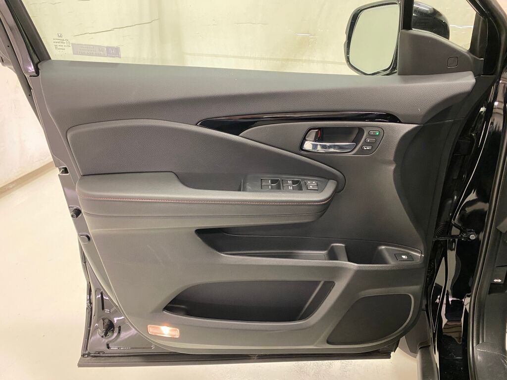 2026 Honda Ridgeline Black Edition CRYSTAL BLACK at Honda North