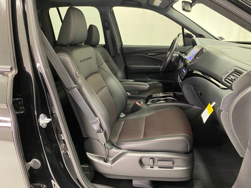 2023 Honda Ridgeline Black Edition Crystal Black Pearl at Auto Express Mitsubishi
