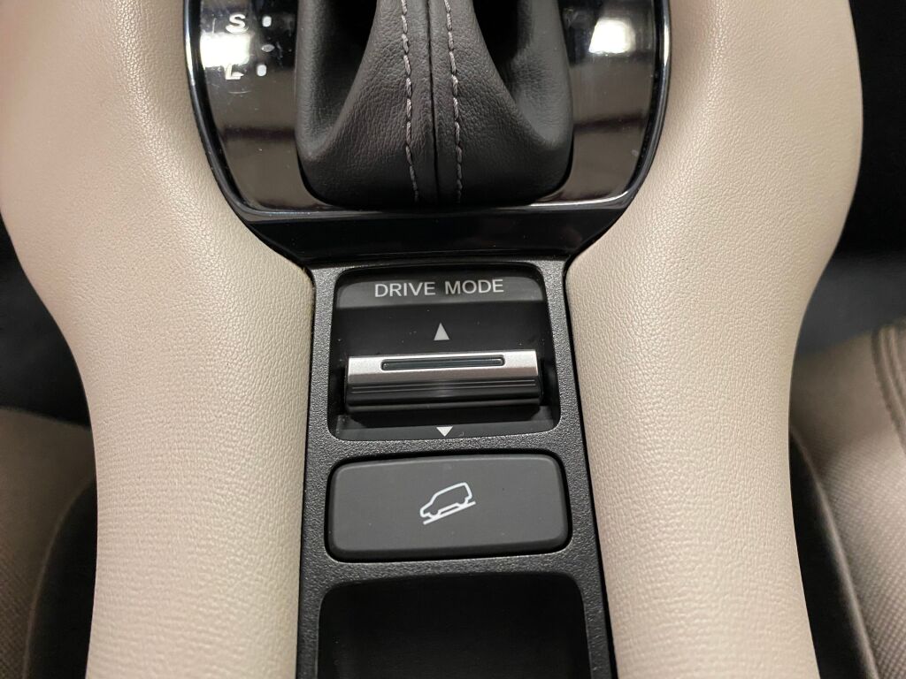 2024 Honda HR-V LX Lunar Silver Metallic at Honda North
