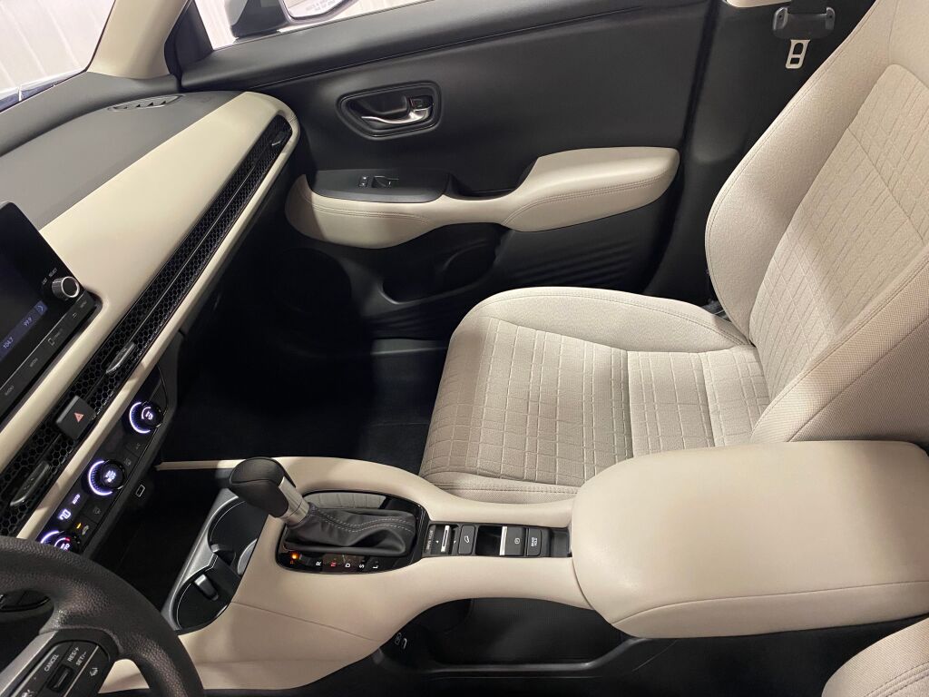 2024 Honda HR-V LX Lunar Silver Metallic at Honda North