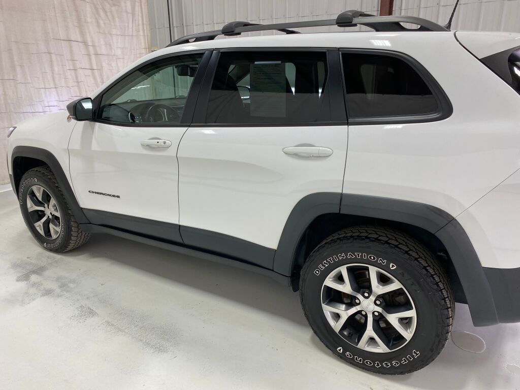 2018 Jeep Cherokee Trailhawk Bright White Clearcoat at Bob Ruth Ford