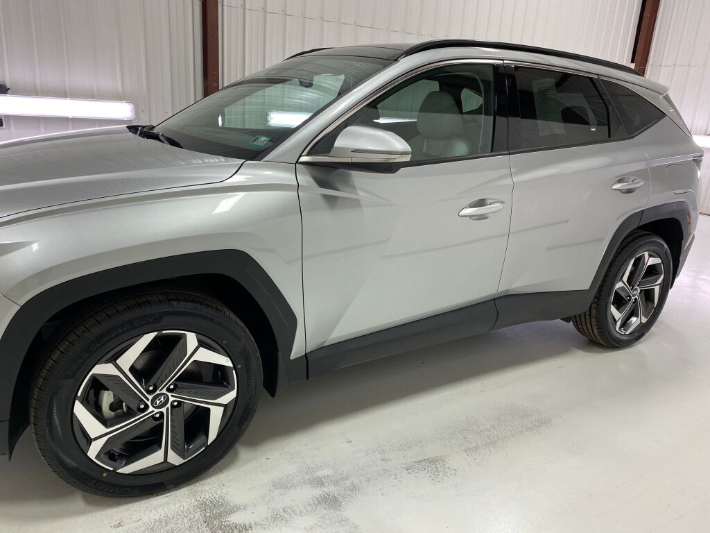 2024 Hyundai TUCSON Limited Shimmering Silver at Klick Lewis Buick Chevrolet