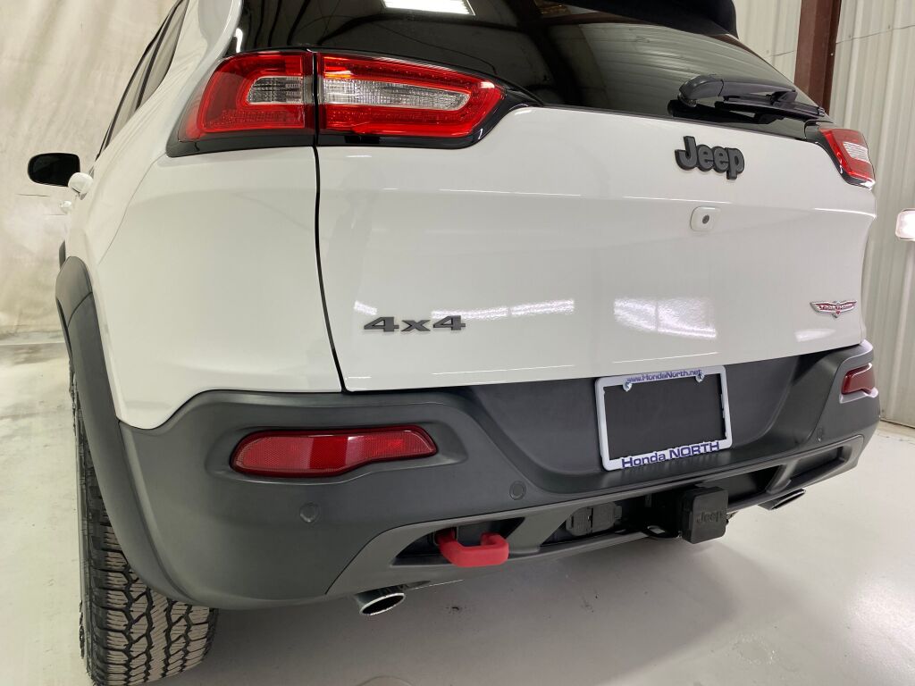 2018 Jeep Cherokee Trailhawk Bright White Clearcoat at Bob Ruth Ford