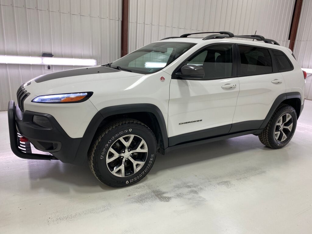 2018 Jeep Cherokee Trailhawk Bright White Clearcoat at Bob Ruth Ford