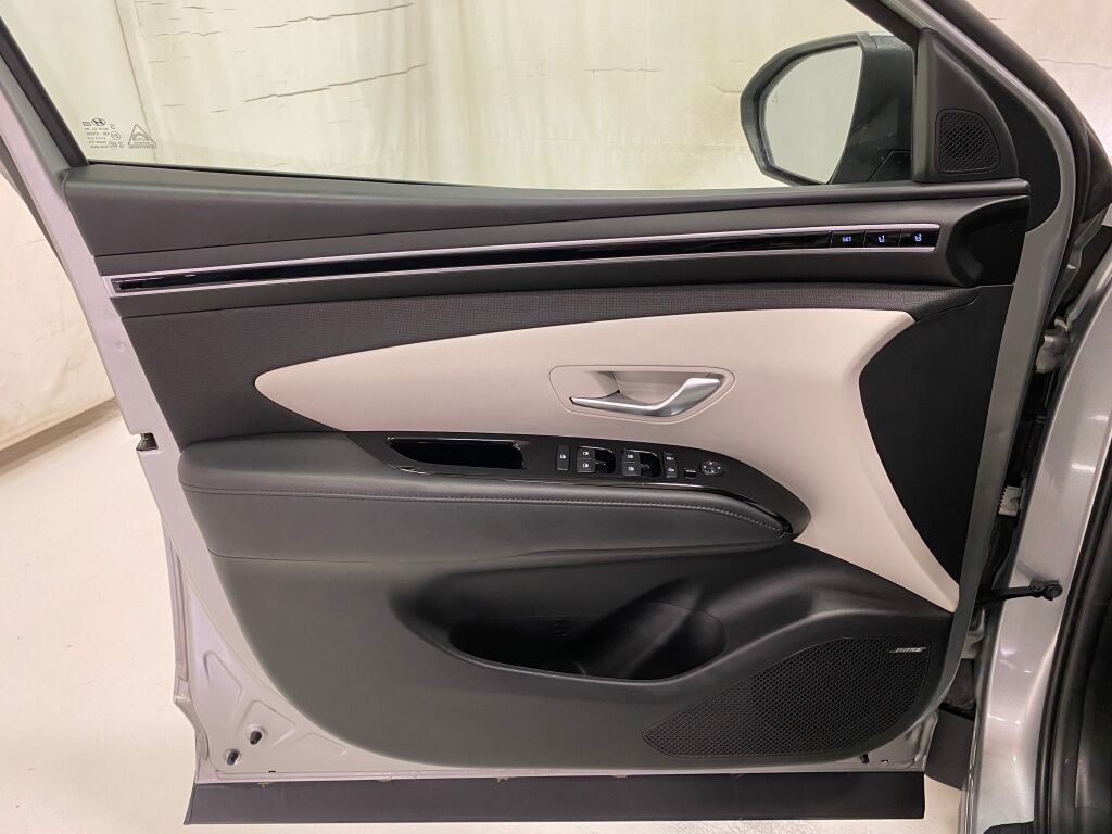 2024 Hyundai TUCSON Limited Shimmering Silver at Klick Lewis Buick Chevrolet