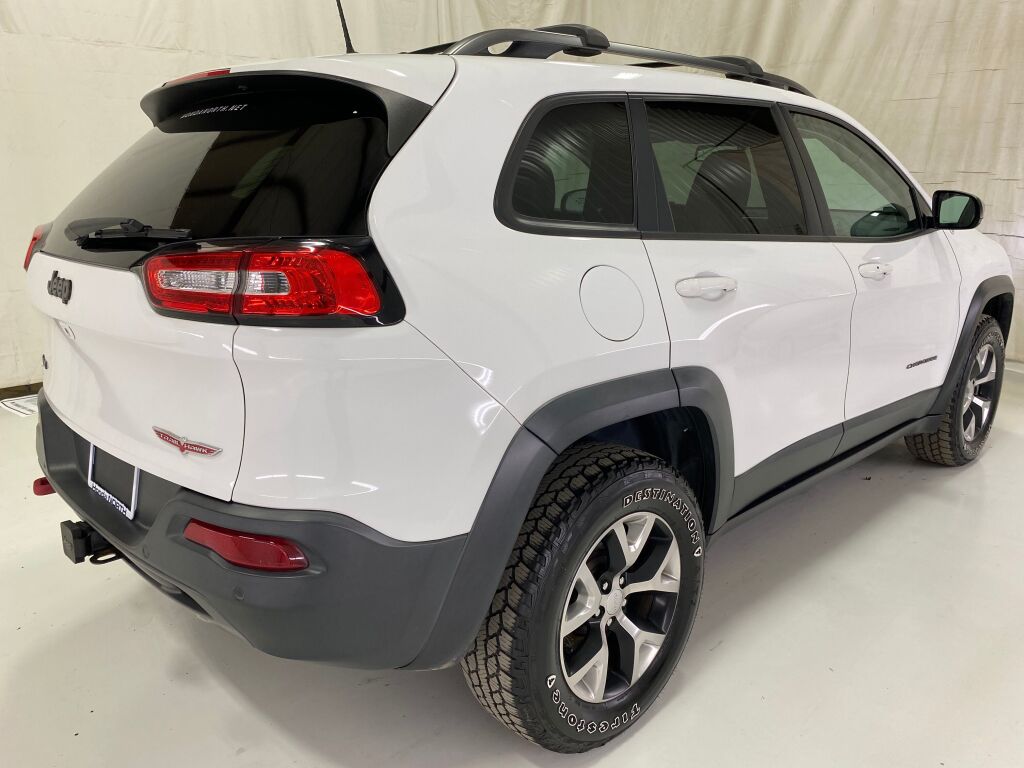 2018 Jeep Cherokee Trailhawk Bright White Clearcoat at Bob Ruth Ford