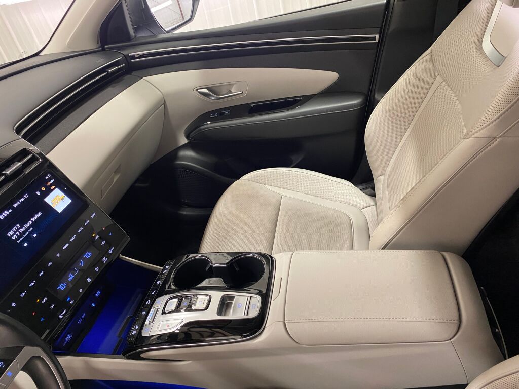 2024 Hyundai TUCSON Limited Shimmering Silver at Klick Lewis Buick Chevrolet