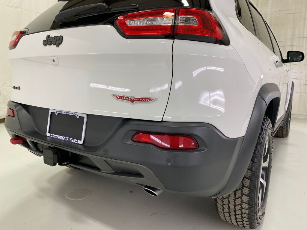 2018 Jeep Cherokee Trailhawk Bright White Clearcoat at Bob Ruth Ford