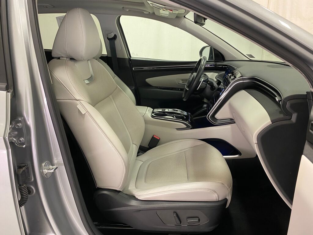 2024 Hyundai TUCSON Limited Shimmering Silver at Klick Lewis Buick Chevrolet
