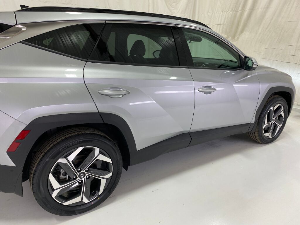 2024 Hyundai TUCSON Limited Shimmering Silver at Klick Lewis Buick Chevrolet