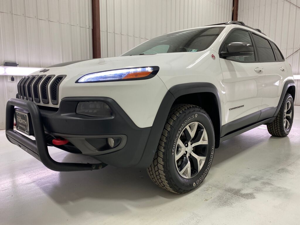 2018 Jeep Cherokee Trailhawk Bright White Clearcoat at Bob Ruth Ford