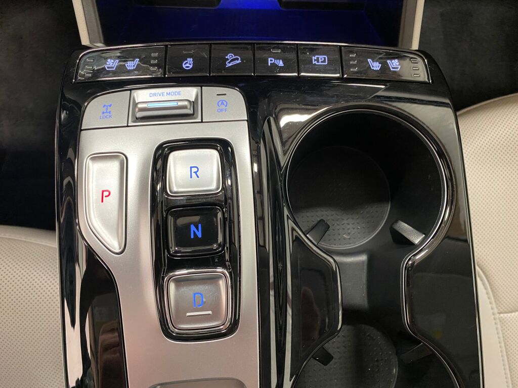 2024 Hyundai TUCSON Limited Shimmering Silver at Klick Lewis Buick Chevrolet