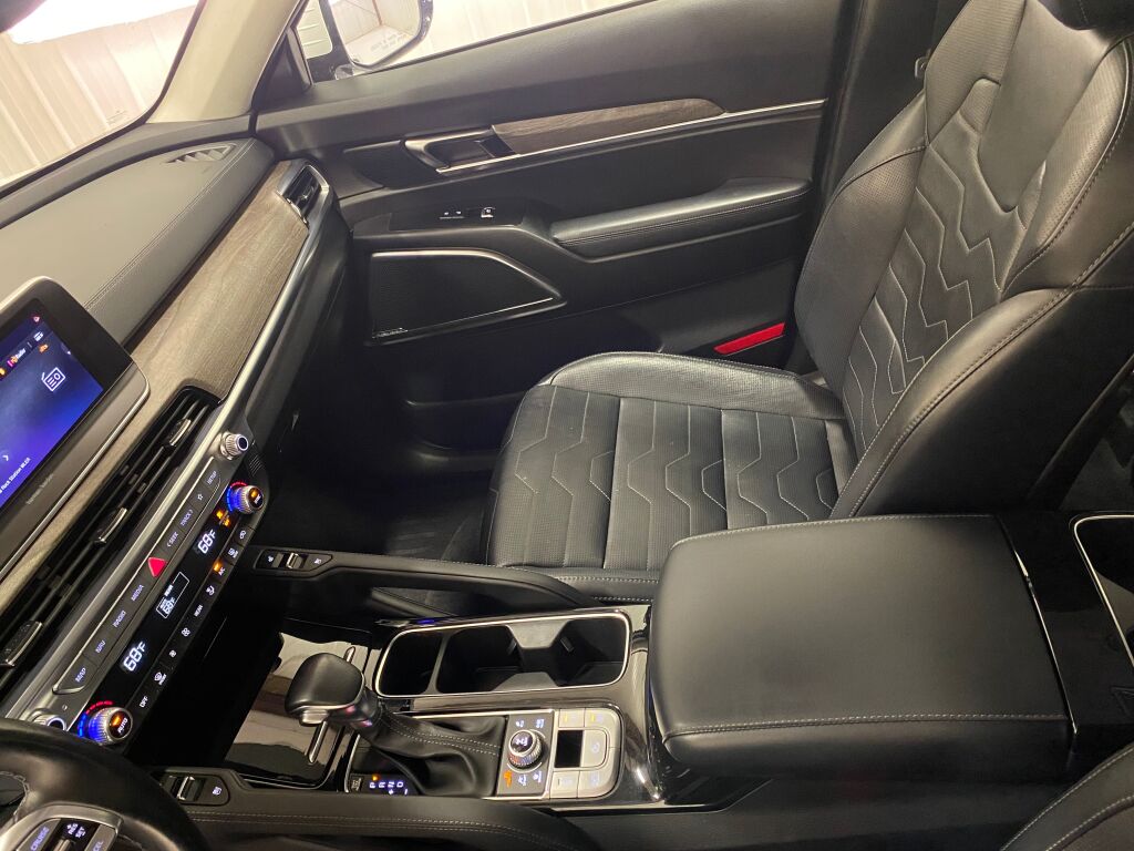 2021 Kia Telluride SX Glacial White Pearl at Phil Fitts Ford