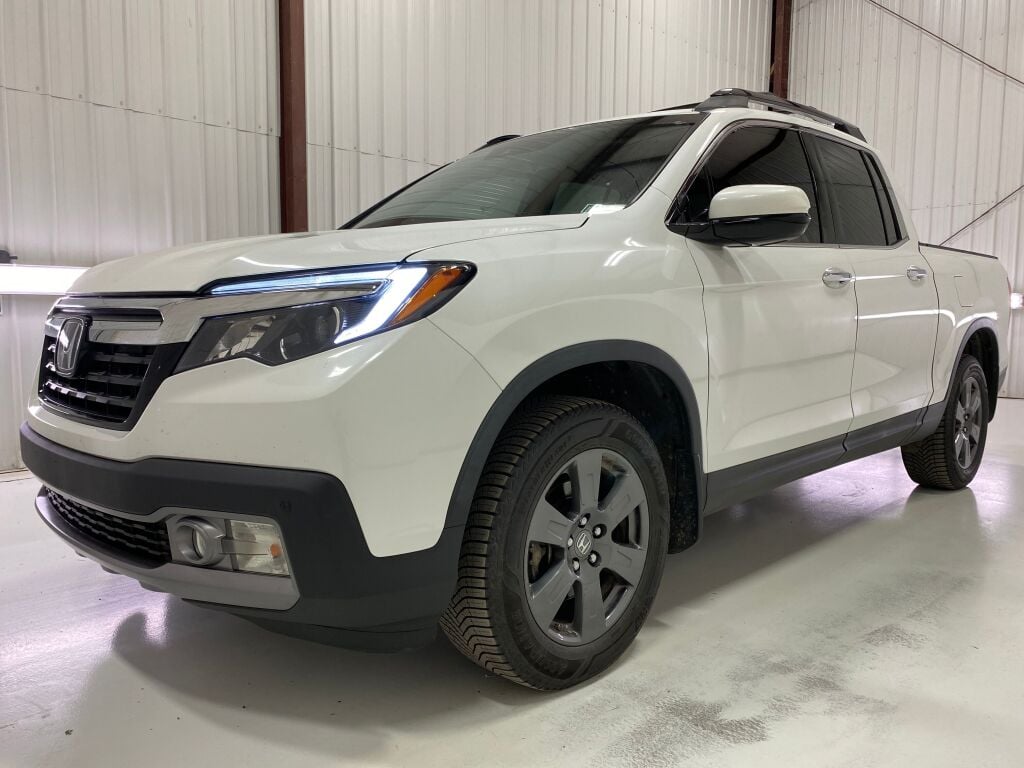 2020 Honda Ridgeline RTL-E Platinum White Pearl at Spitzer Acura