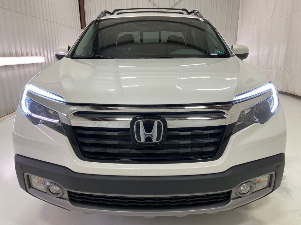 2020 Honda Ridgeline RTL-E Platinum White Pearl at Spitzer Acura