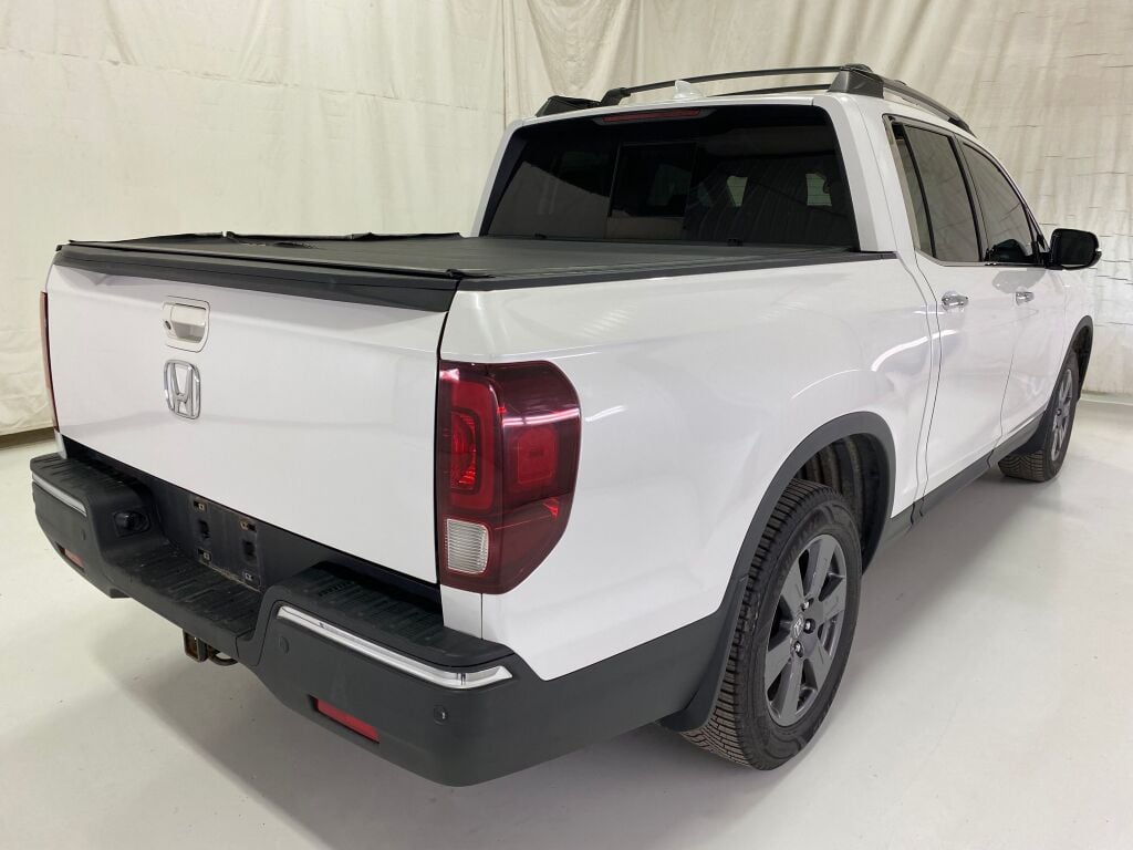 2020 Honda Ridgeline RTL-E Platinum White Pearl at Spitzer Acura