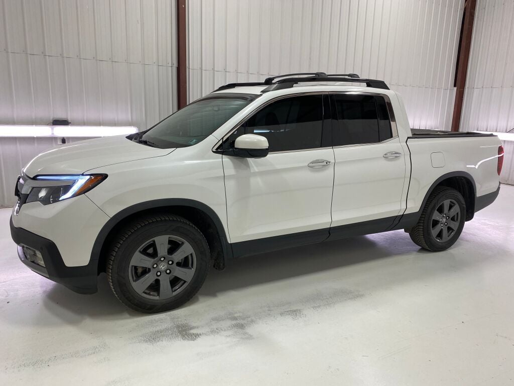 2020 Honda Ridgeline RTL-E Platinum White Pearl at Spitzer Acura