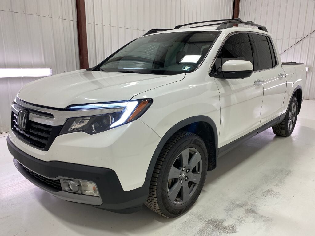2020 Honda Ridgeline RTL-E Platinum White Pearl at Spitzer Acura
