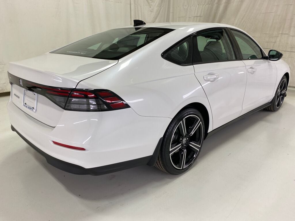 2026 HONDA Accord Sedan SE Platinum White Pearl at Honda North