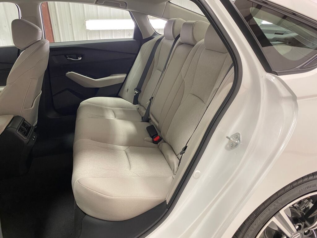 2026 HONDA Accord Sedan SE Platinum White Pearl at Honda North