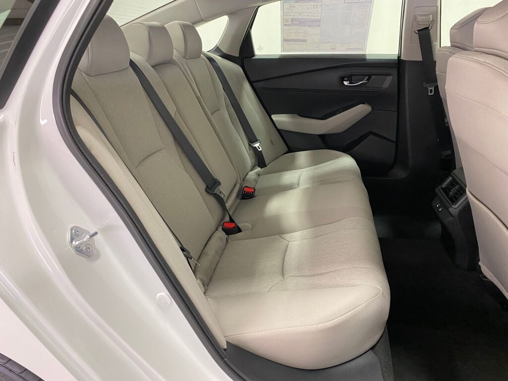 2026 HONDA Accord Sedan SE Platinum White Pearl at Honda North