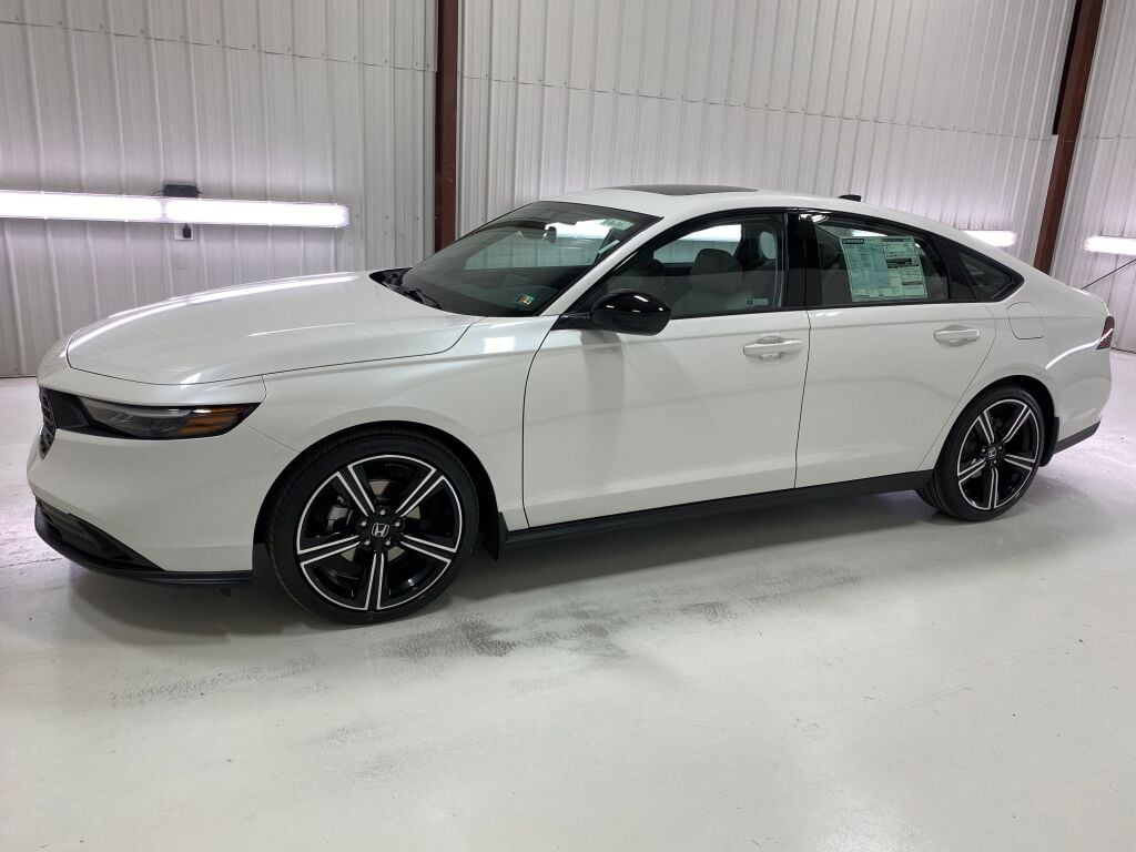 2026 HONDA Accord Sedan SE Platinum White Pearl at Honda North