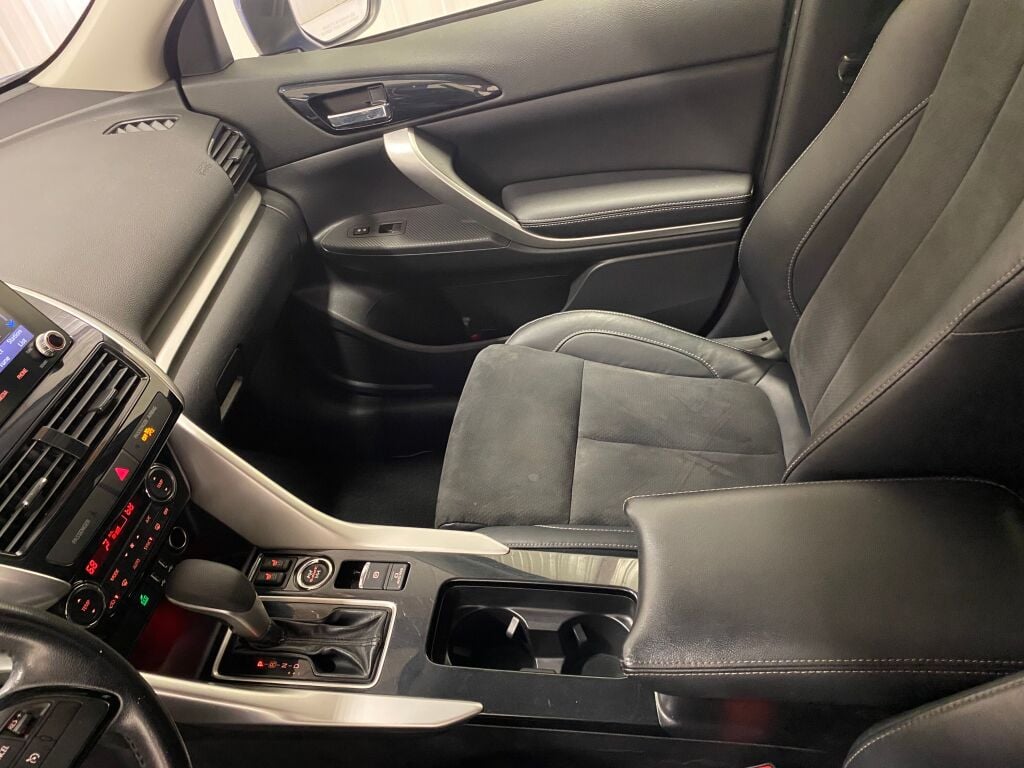 2022 Mitsubishi Eclipse Cross SE Octane Blue Metallic at Auto Express Mitsubishi