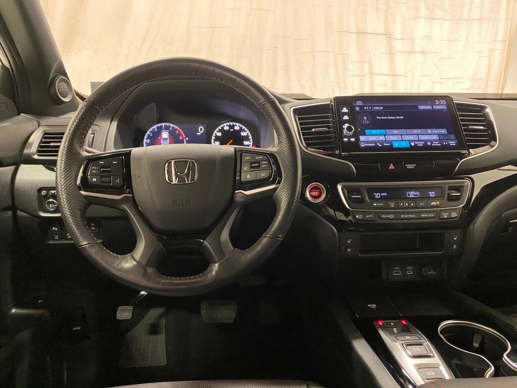 2025 Honda Ridgeline Black Edition - 3