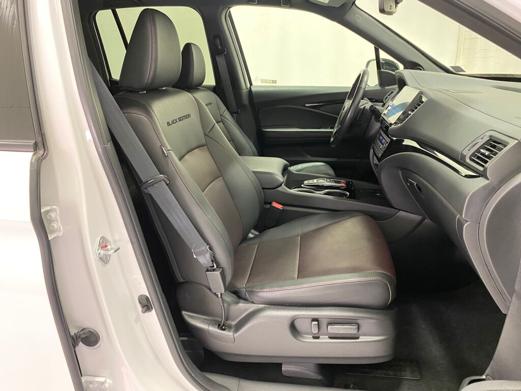 2025 Honda Ridgeline Black Edition - 9