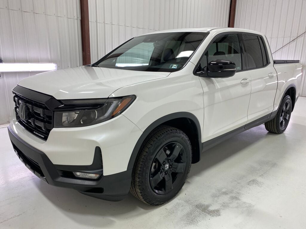 2025 Honda Ridgeline Black Edition - 4