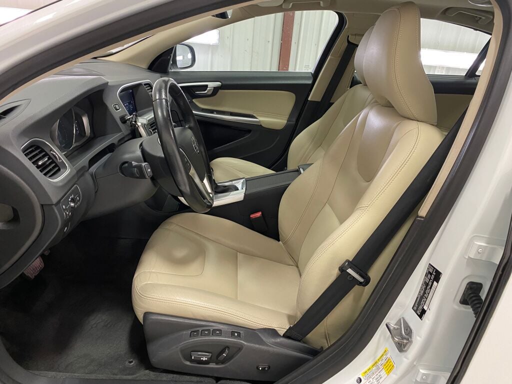 2017 Volvo S60 Inscription T5 Crystal White Pearl at Bob Ruth Ford