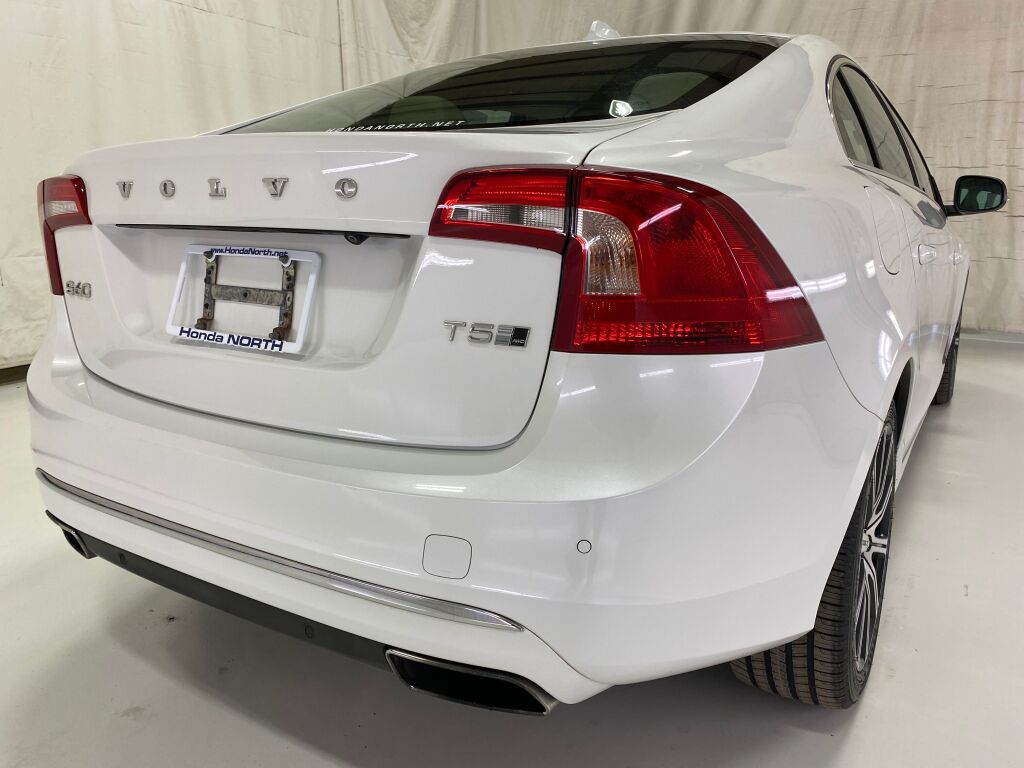 2017 Volvo S60 Inscription T5 Crystal White Pearl at Bob Ruth Ford